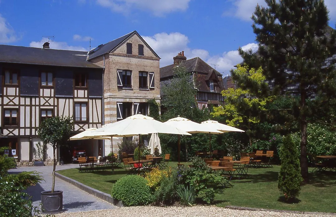 Hôtel La Licorne&Spa-1